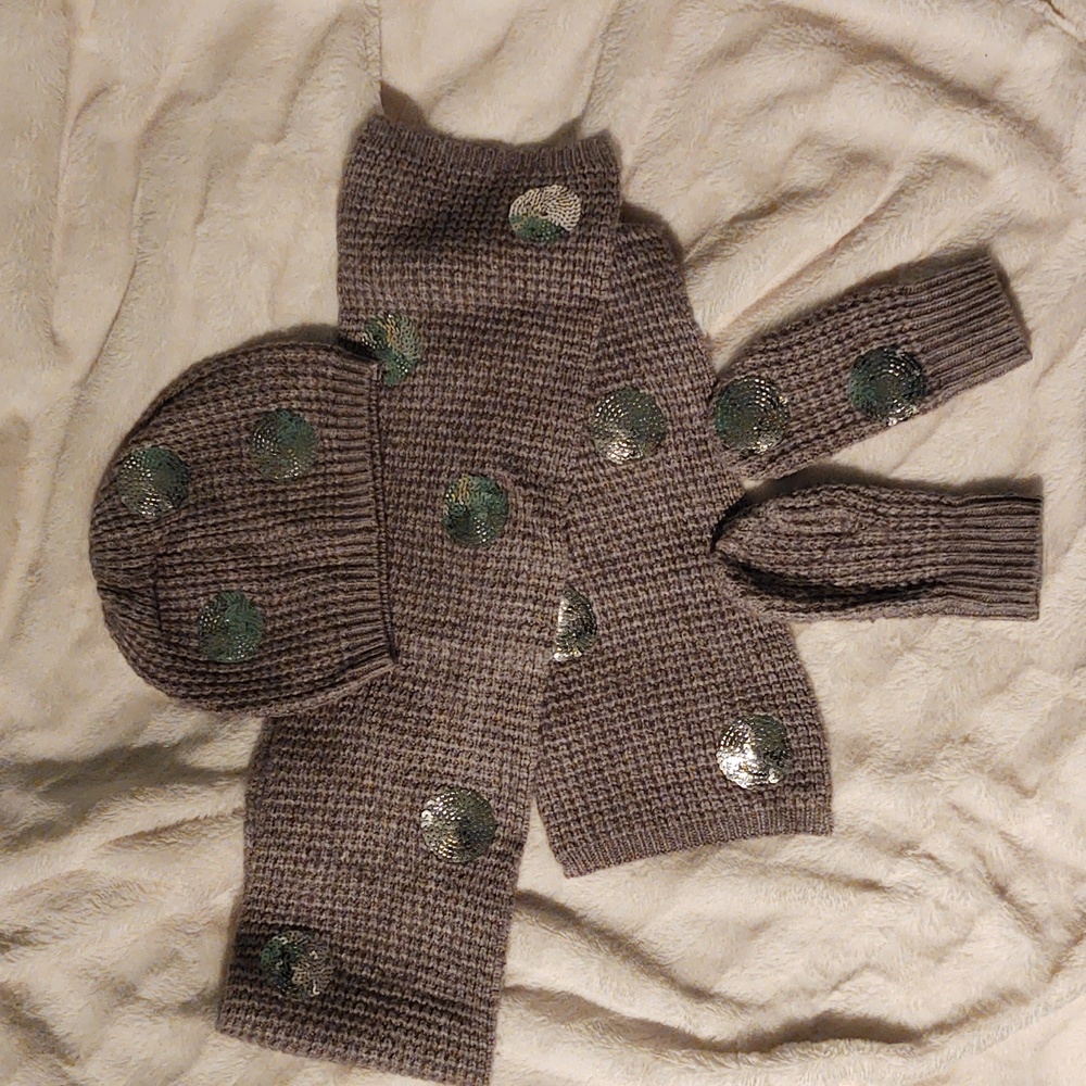 Girl's Scarf, Hat & Mittens set